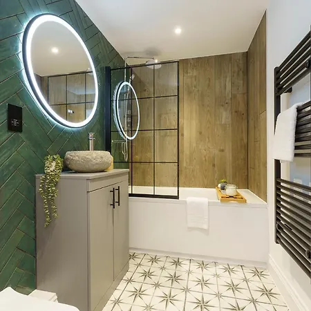 Euphorbia - 1 Bedroom Luxury Apartment By Mint Stays Bristol Exterior photo
